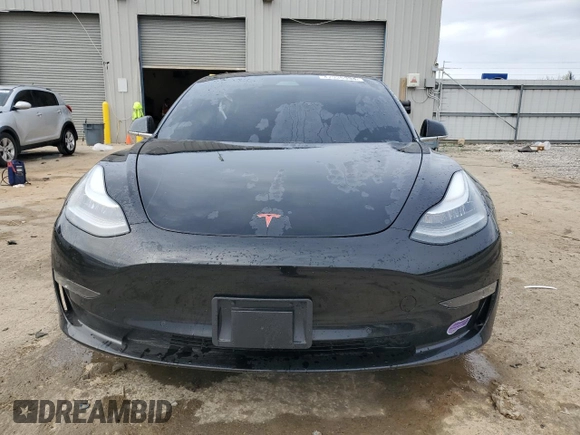 2019 Tesla Model 3 Mid Range z VIN 5YJ3E1EA8KF297299, wystawiony jako Copart lot #47935394 z przebiegiem 117 644 mil mil oraz Szkoda całkowita • Salvage title. Historia ofert i sprzedaży dostępna na DreamBid. Obrazek 5.