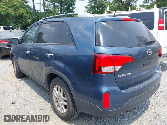 2014 Kia Sorento LX z VIN 5XYKT3A67EG502722, wystawiony jako IAAI lot #42411696 z przebiegiem 104 018 mil mil oraz . Historia ofert i sprzedaży dostępna na DreamBid. Obrazek 3.