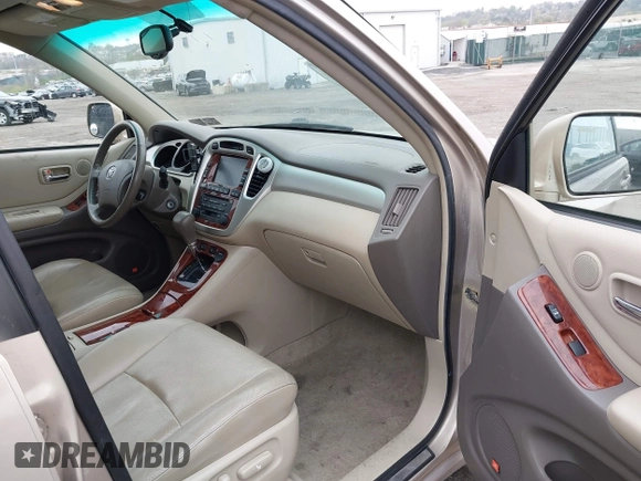 2006 Toyota Highlander Hybrid with VIN JTEEW21AX60007243, listed as a IAAI auction lot 42032134 with 154,901 mi miles. Bid and sale history available at carsss.com. Image 5.