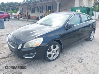 2012 Volvo S60 T5 z VIN YV1622FS4C2115292, wystawiony jako IAAI lot #42376945 z przebiegiem 158 047 mil mil oraz . Historia ofert i sprzedaży dostępna na DreamBid. Obrazek 2.