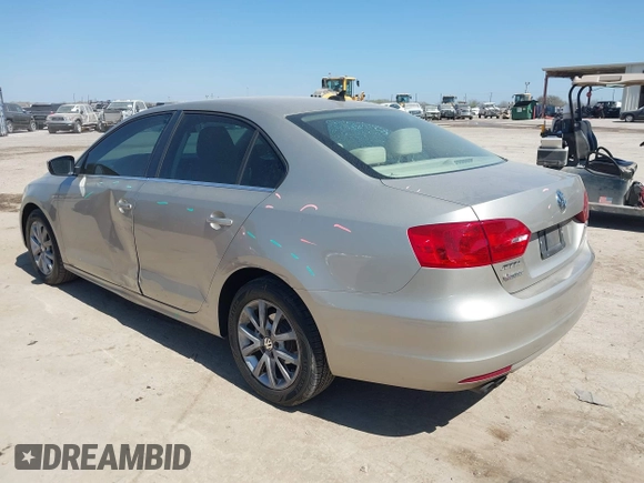 2013 Volkswagen Jetta SE z VIN 3VWDX7AJ4DM236406, wystawiony jako IAAI lot #41785884 z przebiegiem 136 762 mil mil oraz . Historia ofert i sprzedaży dostępna na DreamBid. Obrazek 3.