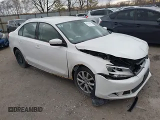 2011 Volkswagen Jetta SE z VIN 3VWDX7AJ0BM346446, wystawiony jako IAAI lot #41845059 z przebiegiem 172 509 mil mil oraz . Historia ofert i sprzedaży dostępna na DreamBid. Obrazek 1.