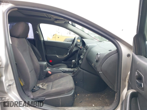 2006 Pontiac G6 6-Cyl z VIN 1G2ZG558064154096, wystawiony jako IAAI lot #41987316 z przebiegiem 221 130 mil mil oraz . Historia ofert i sprzedaży dostępna na DreamBid. Obrazek 5.
