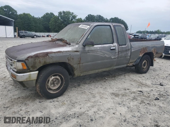 1989 Toyota Pickup DLX z VIN JT4RN93P5K0008068, wystawiony jako Copart lot #58843695 z przebiegiem 285 895 mil mil oraz Czysty tytuł • Clean title. Historia ofert i sprzedaży dostępna na DreamBid. Obrazek 1.
