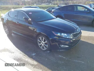 2012 Kia Optima SX z VIN 5XXGR4A63CG047881, wystawiony jako IAAI lot #41839127 z przebiegiem 158 235 mil mil oraz . Historia ofert i sprzedaży dostępna na DreamBid. Obrazek 1.
