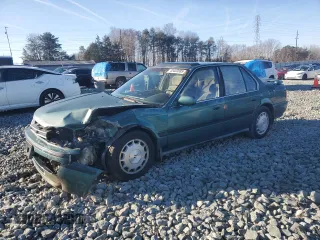 1992 Honda Accord z VIN 1HGCB7675NA166361, wystawiony jako Copart lot #45403685 z przebiegiem 384 361 mil mil oraz Szkoda całkowita • Salvage title. Historia ofert i sprzedaży dostępna na DreamBid. Obrazek 1.