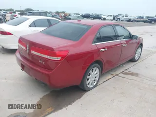 2010 Lincoln MKZ z VIN 3LNHL2GC2AR627799, wystawiony jako IAAI lot #42380024 z przebiegiem Nie podano mil oraz . Historia ofert i sprzedaży dostępna na DreamBid. Obrazek 4.