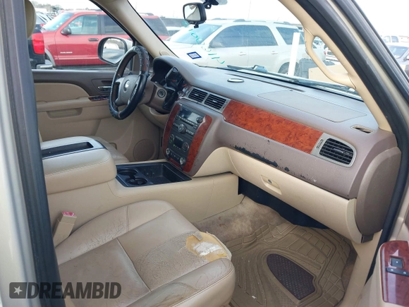 2008 Chevrolet Suburban 3LT z VIN 3GNFC16078G113201, wystawiony jako IAAI lot #41600115 z przebiegiem 190 383 mil mil oraz . Historia ofert i sprzedaży dostępna na DreamBid. Obrazek 5.