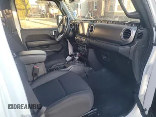 2022 Jeep Wrangler Unlimited Sahara with VIN 1C4HJXEG6NW255481, listed as a Copart auction lot 49181705 with 8,206 mi miles and Clean title. Bid and sale history available at DreamBid. Image 5.