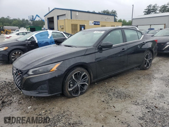 2023 Nissan Altima SR z VIN 1N4BL4CV3PN356993, wystawiony jako Copart lot #58942215 z przebiegiem 59 230 mil mil oraz Czysty tytuł • Clean title. Historia ofert i sprzedaży dostępna na DreamBid. Obrazek 1.