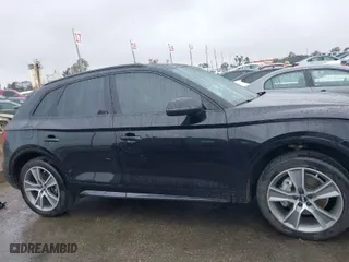 2019 Audi Q5 Premium Plus with VIN WA1BNAFY5K2061035, listed as a IAAI auction lot 41514402 with 62,157 mi miles. Bid and sale history available at carsss.com. Image 14.