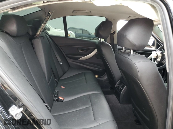 2016 BMW 3 Series 320i z VIN WBA8A9C55GK619006, wystawiony jako Copart lot #51432705 z przebiegiem 93 073 mil mil oraz Szkoda całkowita • Salvage title. Historia ofert i sprzedaży dostępna na DreamBid. Obrazek 10.