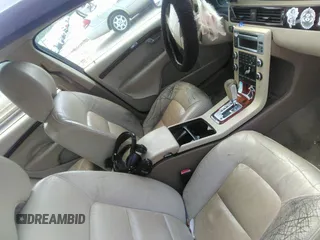 2007 Volvo S80 I6 with VIN YV1AS982871043203, listed as a IAAI auction lot 42150198 with 141,212 mi miles. Bid and sale history available at carsss.com. Image 5.