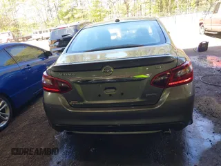 2018 Nissan Altima SV with VIN 1N4AL3AP3JC220232, listed as a IAAI auction lot 42037929 with 54,908 mi miles and . Bid and sale history available at carsss.com. Image 17.