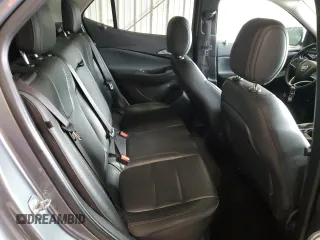 2020 Buick Encore GX Essence z VIN KL4MMFSL4LB095343, wystawiony jako Copart lot #47277695 z przebiegiem 135 502 mil mil oraz Czysty tytuł • Clean title. Historia ofert i sprzedaży dostępna na DreamBid. Obrazek 10.