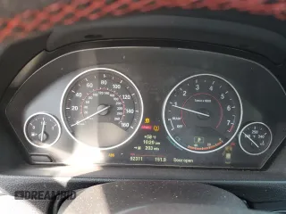 2013 BMW 3 Series 328i xDrive z VIN WBA3B5C53DF595373, wystawiony jako Copart lot #54227095 z przebiegiem 92 311 mil mil oraz Szkoda całkowita • Salvage title. Historia ofert i sprzedaży dostępna na DreamBid. Obrazek 9.