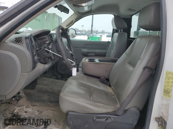 2009 Chevrolet Silverado 1500 with VIN 1GBHC44KX9F170295, listed as a Copart auction lot 45369965 with 166,640 mi miles and Salvage Title. Bid and sale history available at DreamBid. Image 7.