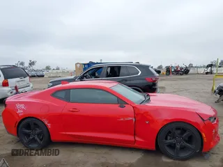 2017 Chevrolet Camaro 1LT z VIN 1G1FB1RS5H0169949, wystawiony jako IAAI lot #42177915 z przebiegiem 68 633 mil mil oraz . Historia ofert i sprzedaży dostępna na DreamBid. Obrazek 13.
