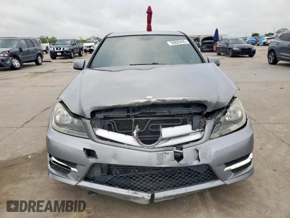2012 Mercedes-Benz C 250 Sport z VIN WDDGF4HB6CA614646, wystawiony jako Copart lot #50826495 z przebiegiem 114 435 mil mil oraz Szkoda całkowita • Salvage title. Historia ofert i sprzedaży dostępna na DreamBid. Obrazek 5.