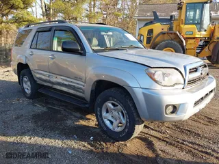 2006 Toyota 4Runner SR5 with VIN JTEBU14R668070572, listed as a IAAI auction lot 41812224 with 133,906 mi miles. Bid and sale history available at carsss.com. Image 1.
