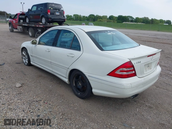 2007 Mercedes-Benz C 230 Sport with VIN WDBRF52H87F852754, listed as a IAAI auction lot 42224647 with 121,163 mi miles and . Bid and sale history available at DreamBid. Image 3.
