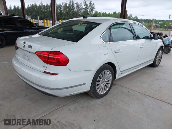 2016 Volkswagen Passat SE z VIN 1VWBT7A32GC057162, wystawiony jako IAAI lot #42287908 z przebiegiem 32 127 mil mil oraz . Historia ofert i sprzedaży dostępna na DreamBid. Obrazek 4.