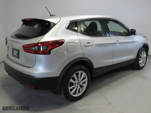 2022 Nissan Rogue Sport S with VIN JN1BJ1AV6NW346941, listed as a Copart auction lot 45403305 with 17,552 mi miles and Salvage Title. Bid and sale history available at carsss.com. Image 4.