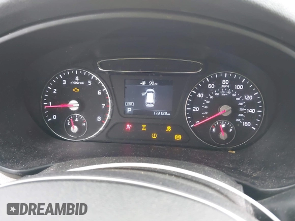 2019 Kia Sorento LX with VIN 5XYPGDA33KG529370, listed as a IAAI auction lot 41667904 with 173,123 mi miles. Bid and sale history available at carsss.com. Image 7.