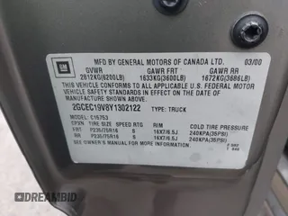 2000 Chevrolet Silverado 1500 with VIN 2GCEC19V8Y1302122, listed as a IAAI auction lot 41492913 with 1 mi miles. Bid and sale history available at carsss.com. Image 9.