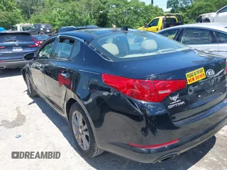 2013 Kia Optima EX z VIN 5XXGN4A75DG171463, wystawiony jako IAAI lot #42324116 z przebiegiem 176 385 mil mil oraz . Historia ofert i sprzedaży dostępna na DreamBid. Obrazek 3.