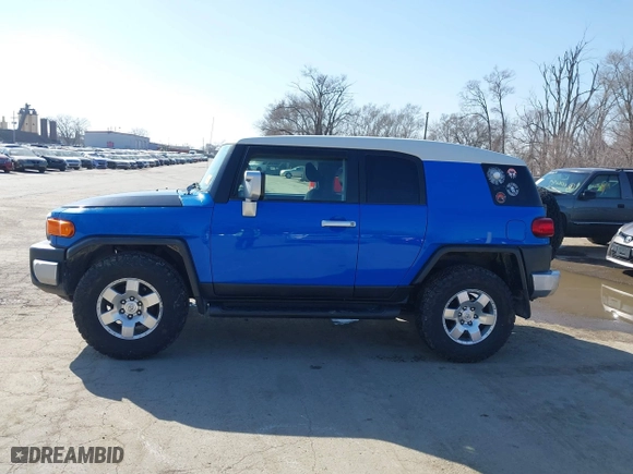 2007 Toyota FJ Cruiser with VIN JTEBU11F670092954, listed as a IAAI auction lot 41771022 with 200,569 mi miles. Bid and sale history available at carsss.com. Image 14.