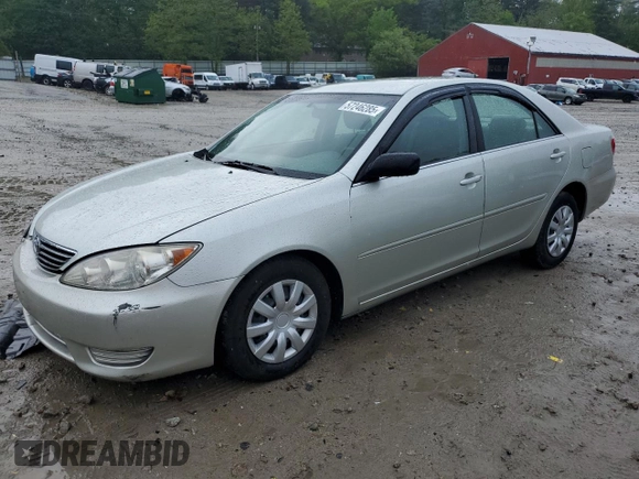 2006 Toyota Camry STD z VIN JTDBE32K563064598, wystawiony jako Copart lot #57246285 z przebiegiem 112 093 mil mil oraz Czysty tytuł • Clean title. Historia ofert i sprzedaży dostępna na DreamBid. Obrazek 1.