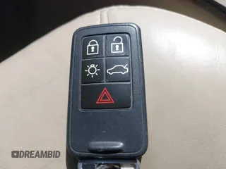 2012 Volvo XC70 T6 with VIN YV4902BZXC1137733, listed as a IAAI auction lot 42018303 with Not Provided miles and . Bid and sale history available at DreamBid. Image 11.