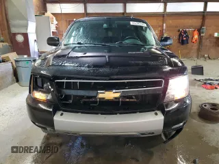 2013 Chevrolet Tahoe LT z VIN 1GNSKBE08DR264454, wystawiony jako Copart lot #60296205 z przebiegiem 135 688 mil mil oraz Szkoda całkowita • Salvage title. Historia ofert i sprzedaży dostępna na DreamBid. Obrazek 5.