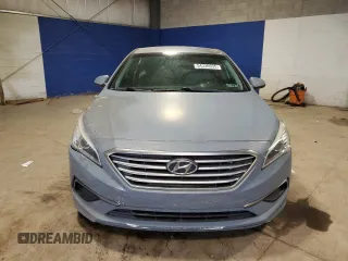 2017 Hyundai Sonata 2.4L z VIN 5NPE24AF4HH492833, wystawiony jako Copart lot #54336935 z przebiegiem 123 151 mil mil oraz Szkoda całkowita • Salvage title. Historia ofert i sprzedaży dostępna na DreamBid. Obrazek 5.