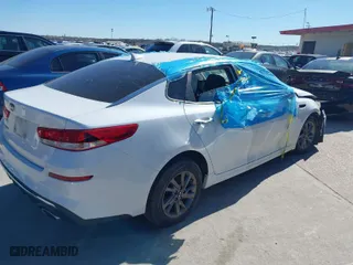 2020 Kia Optima LX with VIN 5XXGT4L38LG429263, listed as a IAAI auction lot 41704297 with 77,146 mi miles. Bid and sale history available at carsss.com. Image 4.