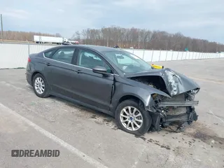 2016 Ford Fusion S z VIN 1FA6P0G79G5101159, wystawiony jako IAAI lot #41888123 z przebiegiem 141 846 mil mil oraz . Historia ofert i sprzedaży dostępna na DreamBid. Obrazek 1.