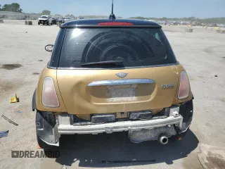 2004 MINI Hardtop z VIN WMWRC33454TC50742, wystawiony jako Copart lot #56655565 z przebiegiem Nie podano mil oraz Szkoda całkowita • Salvage title. Historia ofert i sprzedaży dostępna na DreamBid. Obrazek 6.