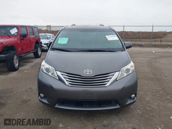 2016 Toyota Sienna XLE with VIN 5TDYK3DC8GS704330, listed as a IAAI auction lot 41586880 with 84,065 mi miles. Bid and sale history available at carsss.com. Image 13.