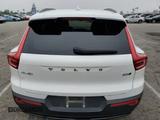 2024 Volvo XC40 Plus Dark Theme with VIN YV4L12ULXR2285377, listed as a Copart auction lot 60165095 with 43,423 mi miles and Salvage title. Bid and sale history available at DreamBid. Image 6.