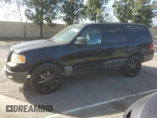 2004 Ford Expedition XLS with VIN 1FMRU13W04LB18695, listed as a Copart auction lot 46652665 with 198,651 mi miles and Salvage Title. Bid and sale history available at carsss.com. Image 1.