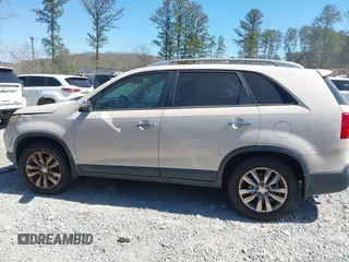 2011 Kia Sorento EX with VIN 5XYKU4A27BG075490, listed as a IAAI auction lot 41853265 with 221,119 mi miles. Bid and sale history available at carsss.com. Image 14.