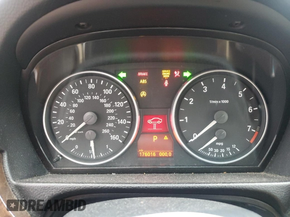 2007 BMW 3 Series 328i z VIN WBAVA335X7KX76319, wystawiony jako Copart lot #57342215 z przebiegiem 176 016 mil mil oraz Szkoda całkowita • Salvage title. Historia ofert i sprzedaży dostępna na DreamBid. Obrazek 9.