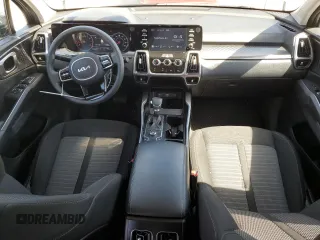 2022 Kia Sorento LX z VIN 5XYRG4LC2NG076613, wystawiony jako Copart lot #47830665 z przebiegiem 61 783 mil mil oraz Szkoda całkowita • Salvage title. Historia ofert i sprzedaży dostępna na DreamBid. Obrazek 8.