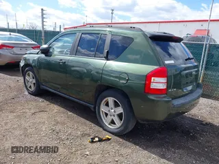 2007 Jeep Compass Sport with VIN 1J8FF47W17D585046, listed as a IAAI auction lot 41866995 with 148,196 mi miles. Bid and sale history available at carsss.com. Image 3.