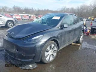 2024 Tesla Model Y Long Range with VIN 7SAYGDEE8RF084936, listed as a IAAI auction lot 41615104 with 14,622 mi miles. Bid and sale history available at carsss.com. Image 19.