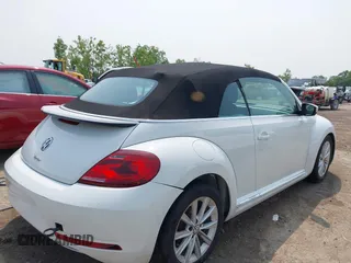 2019 Volkswagen Beetle S с VIN 3VW5DAAT1KM500920, выставлен на аукционе IAAI как лот 42401666 с пробегом Не указан миль и . История ставок и продаж доступна на DreamBid. Изображение 4.