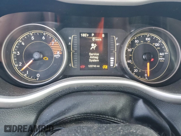 2018 Jeep Cherokee Latitude Plus z VIN 1C4PJMLX0JD622295, wystawiony jako Copart lot #57679075 z przebiegiem 123 743 mil mil oraz Szkoda całkowita • Salvage title. Historia ofert i sprzedaży dostępna na DreamBid. Obrazek 9.