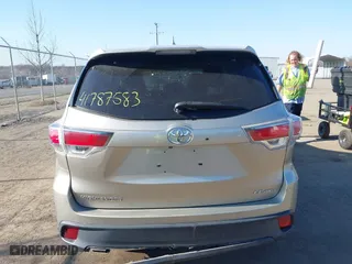 2015 Toyota Highlander LE with VIN 5TDBKRFH2FS104046, listed as a IAAI auction lot 41787583 with 152,435 mi miles. Bid and sale history available at carsss.com. Image 15.