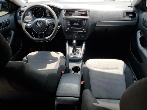 2017 Volkswagen Jetta S z VIN 3VW2B7AJXHM313582, wystawiony jako Copart lot #61959775 z przebiegiem 60 831 mil mil oraz Czysty tytuł • Clean title. Historia ofert i sprzedaży dostępna na DreamBid. Obrazek 8.